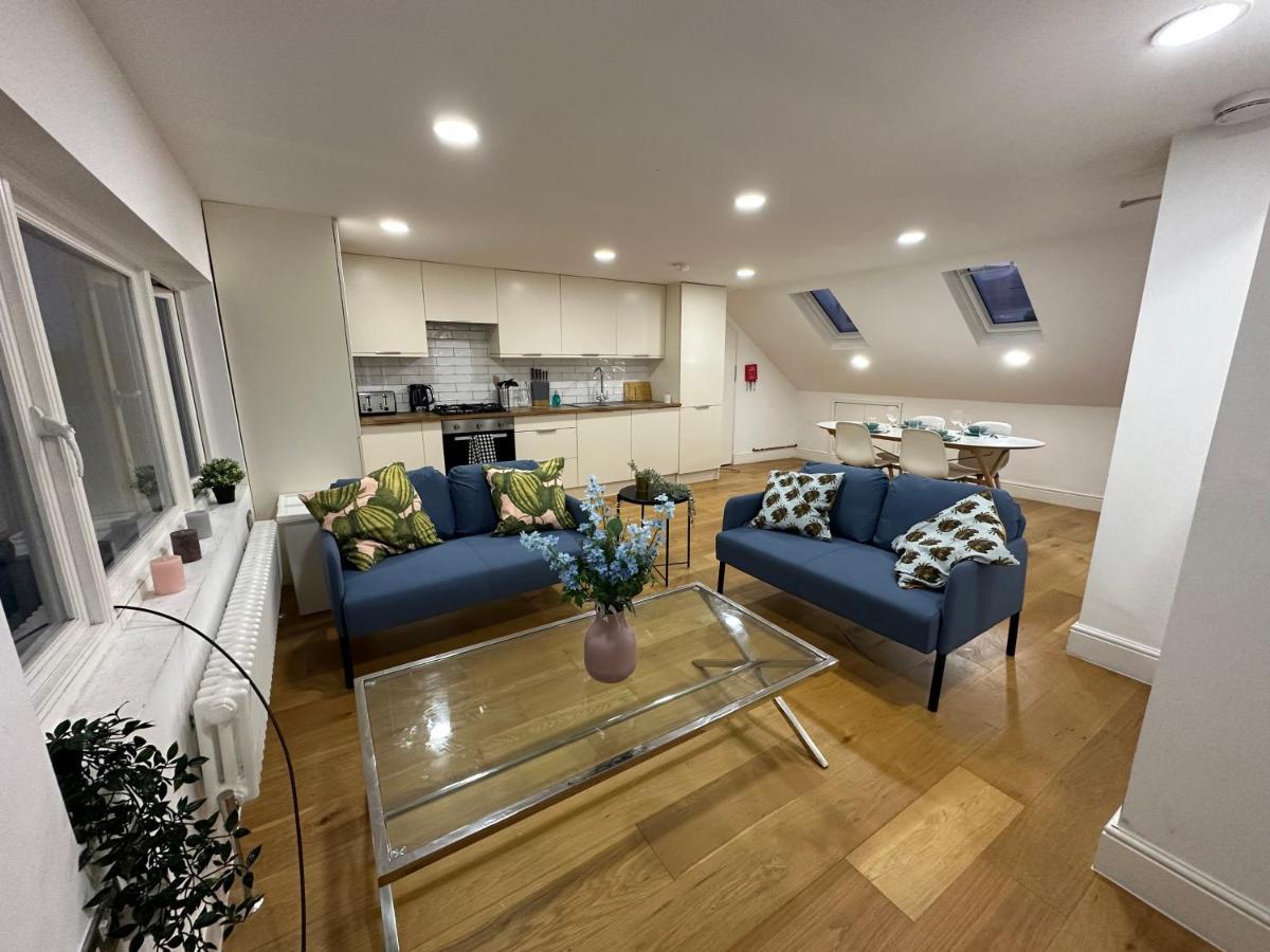 Delightful New Ensuite Bedroom With Stunning Shared Kitchen & Living -1c The Charteris Apartment London