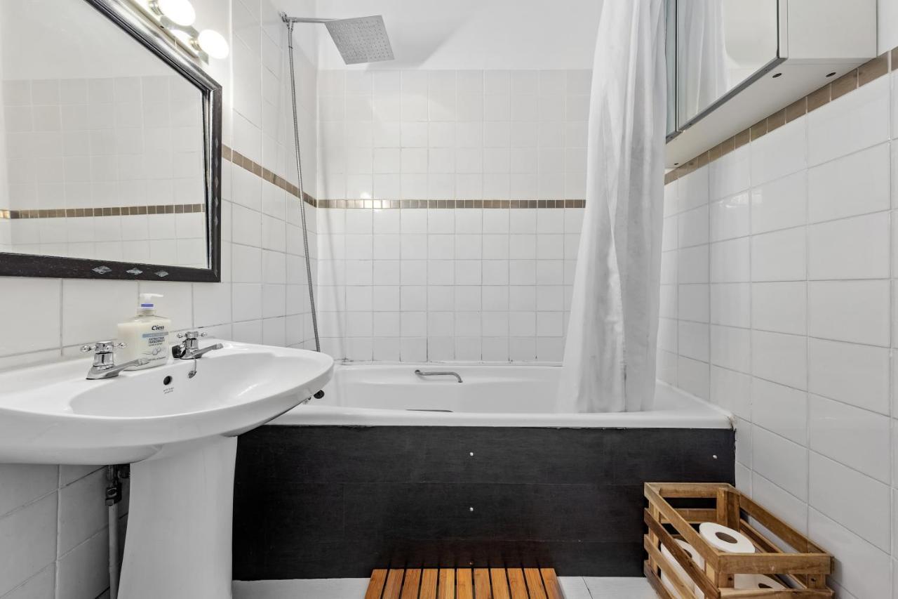 Quiet 2x Bedroom Victorian Terrace Flat + Garden