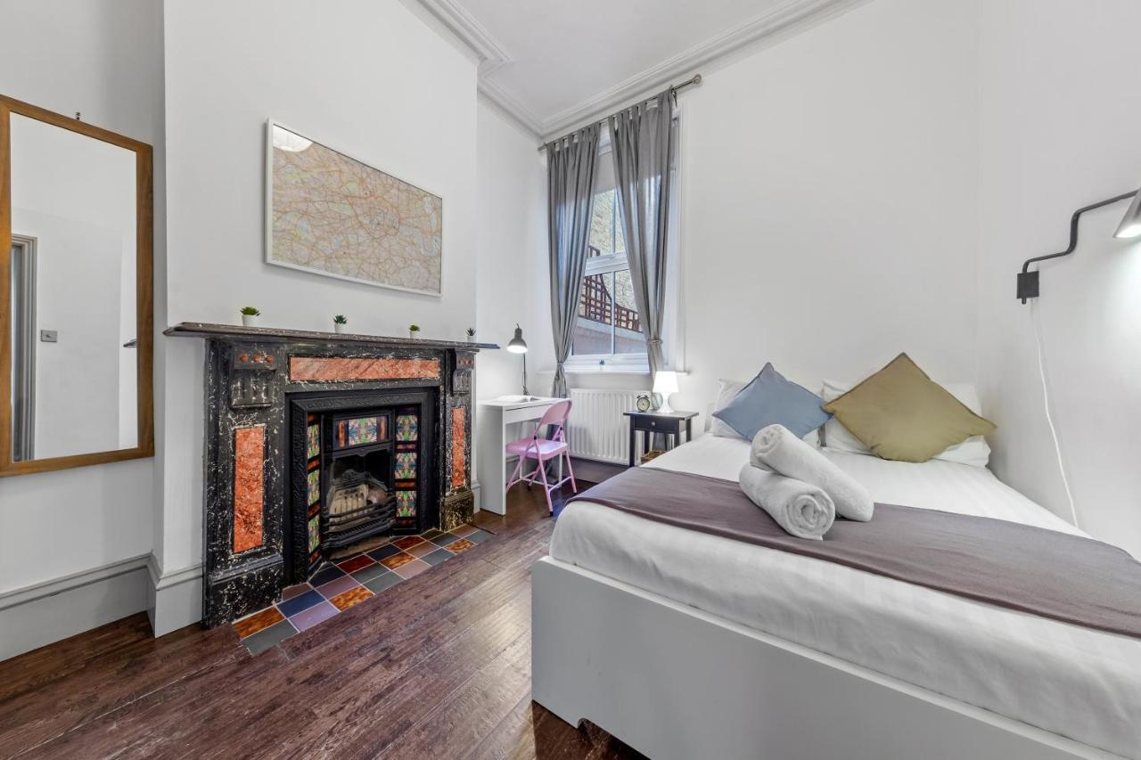 Quiet 2x Bedroom Victorian Terrace Flat + Garden Apartment *