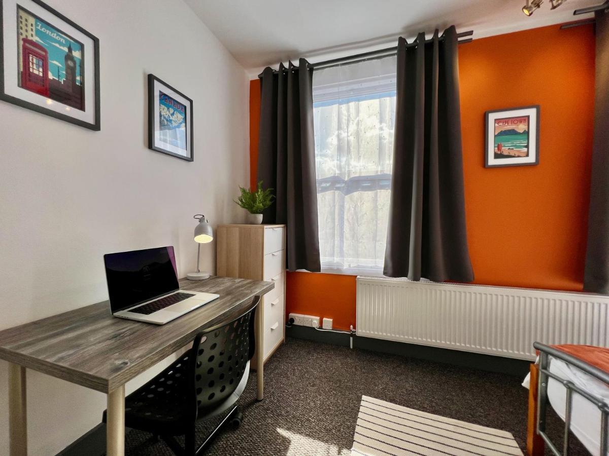 Casa de férias Clarence House 3 Bedrooms 8min To Station E17 North East