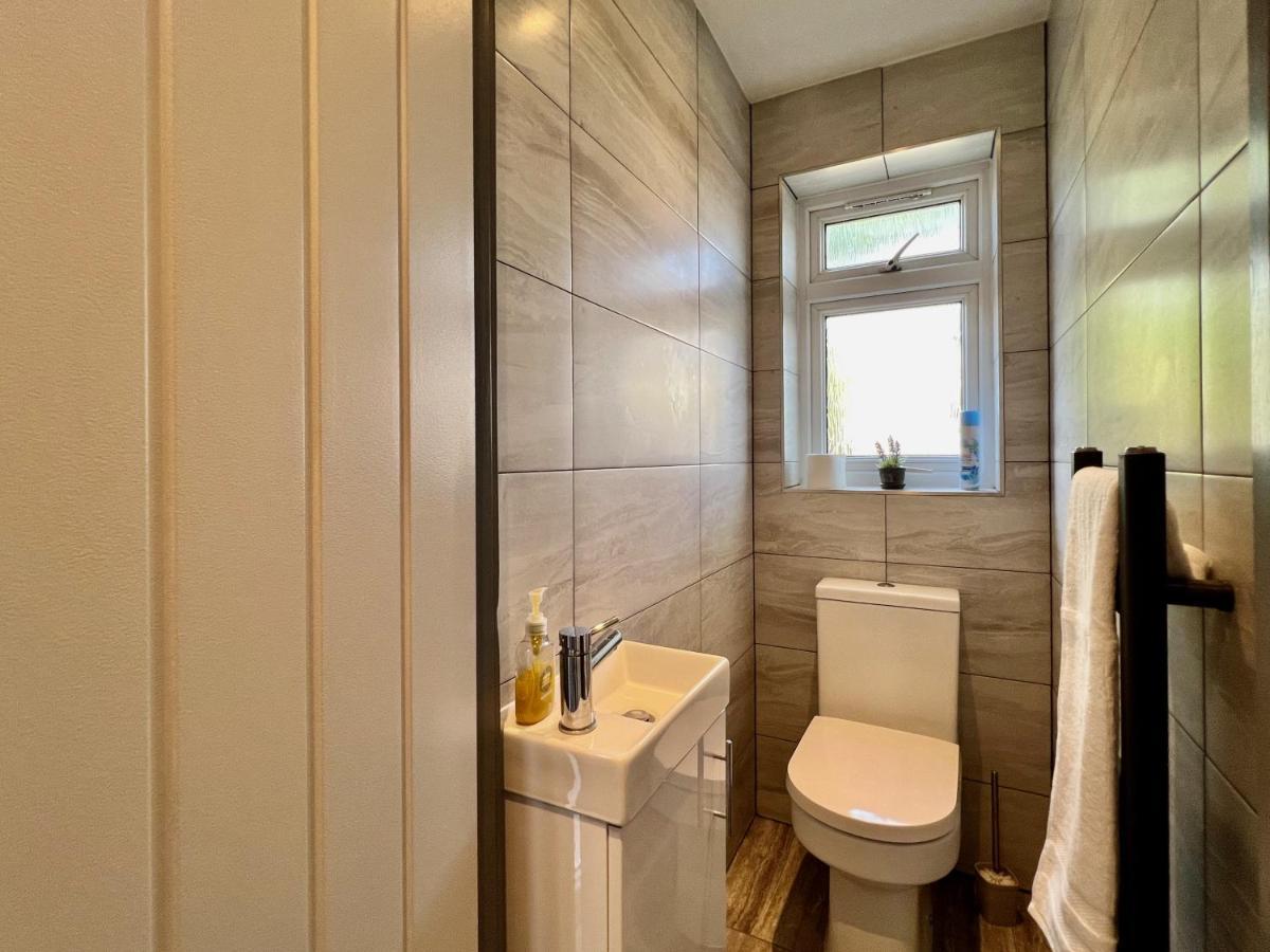 Clarence House 3 Bedrooms 8min To Station E17 North East Casa de férias *