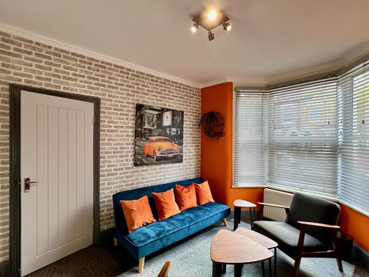 Clarence House 3 Bedrooms 8min To Station E17 North East Casa de férias *