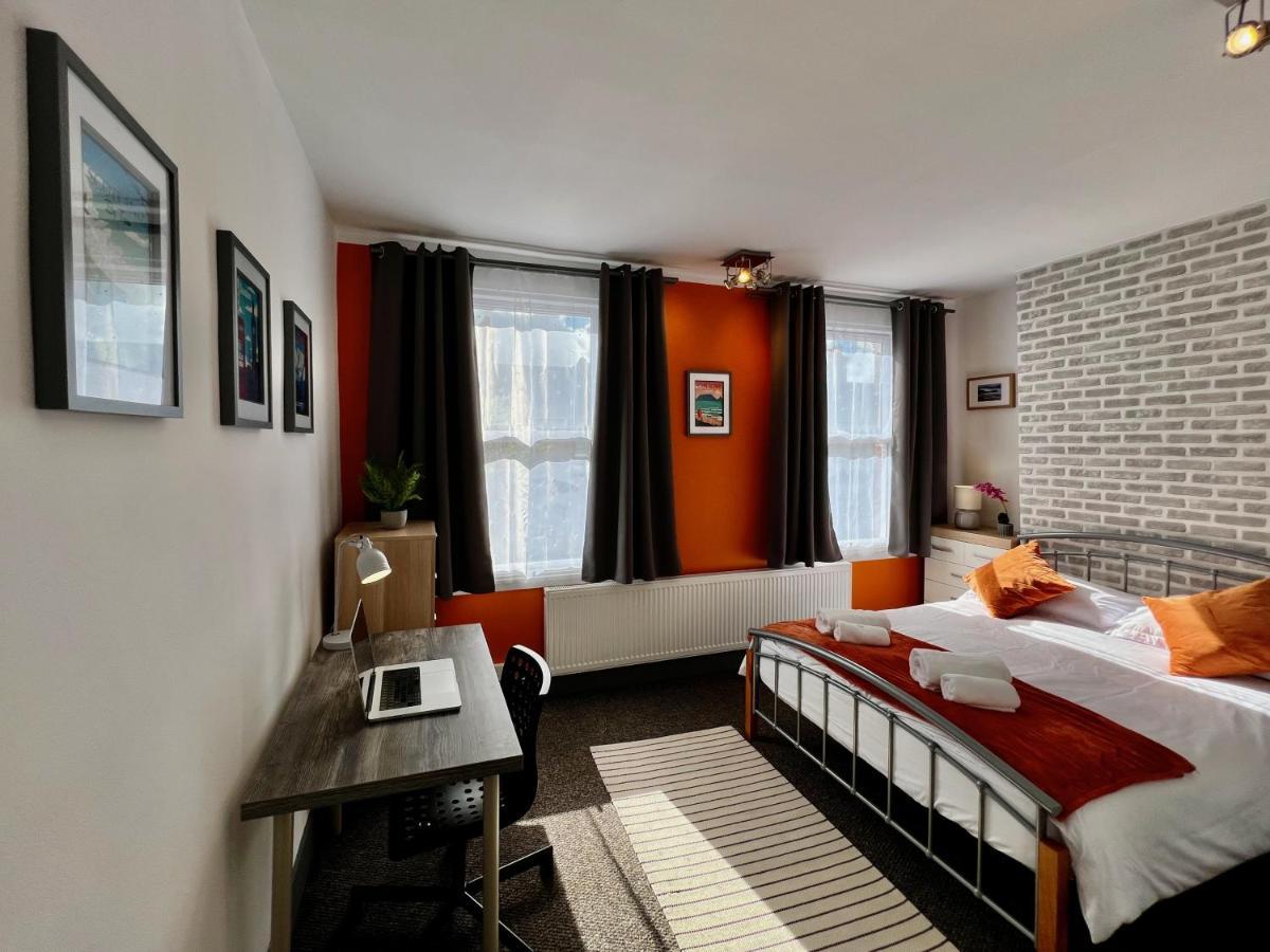 Clarence House 3 Bedrooms 8min To Station E17 North East Casa de férias