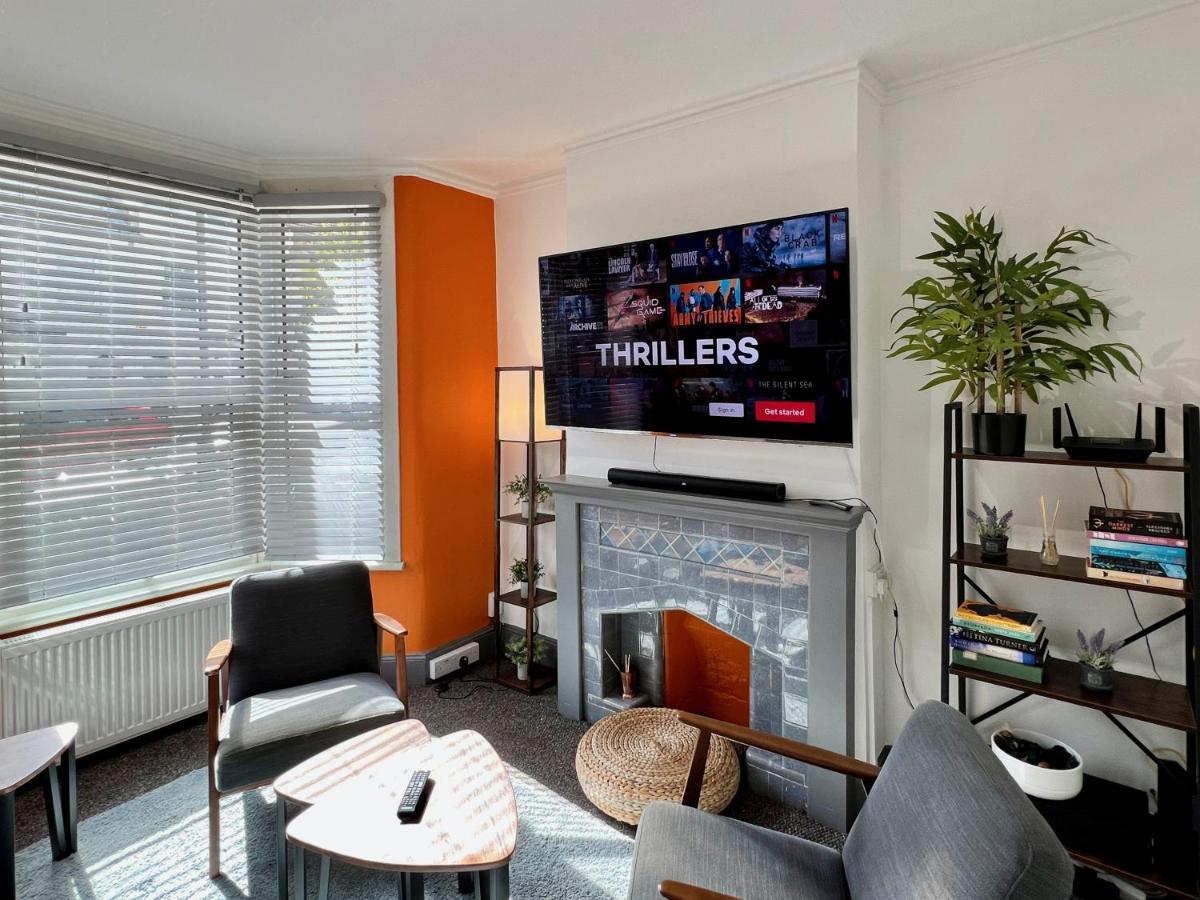 Clarence House 3 Bedrooms 8min To Station E17 North East Casa de férias *