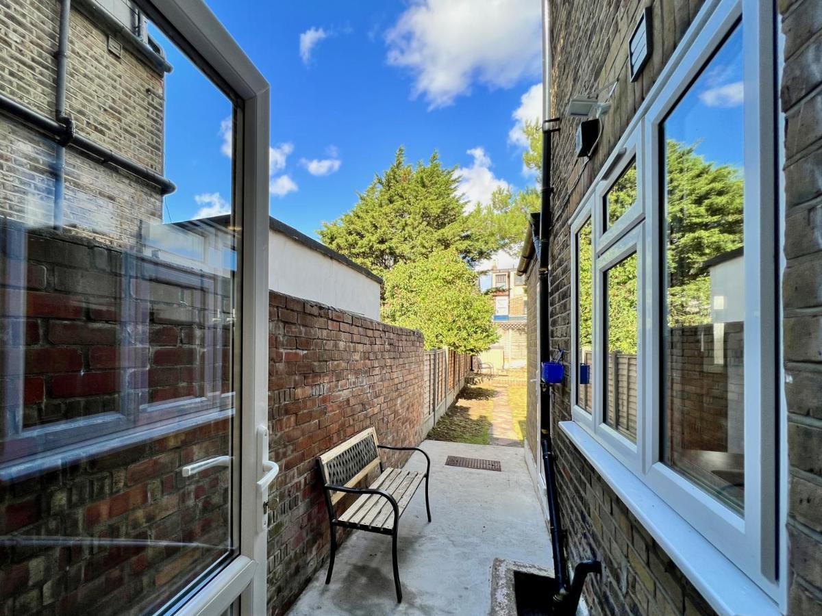 Clarence House 3 Bedrooms 8min To Station E17 North East Casa de férias *