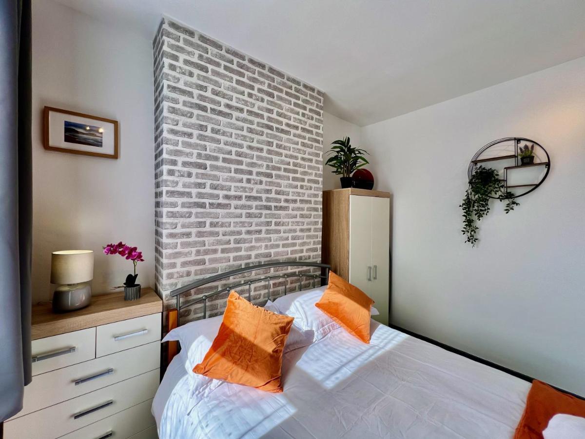 Casa de férias Clarence House 3 Bedrooms 8min To Station E17 North East