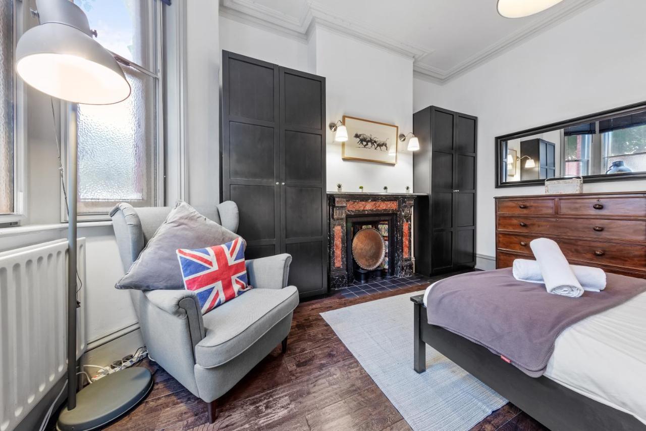 Quiet 2x Bedroom Victorian Terrace Flat + Garden Apartment *