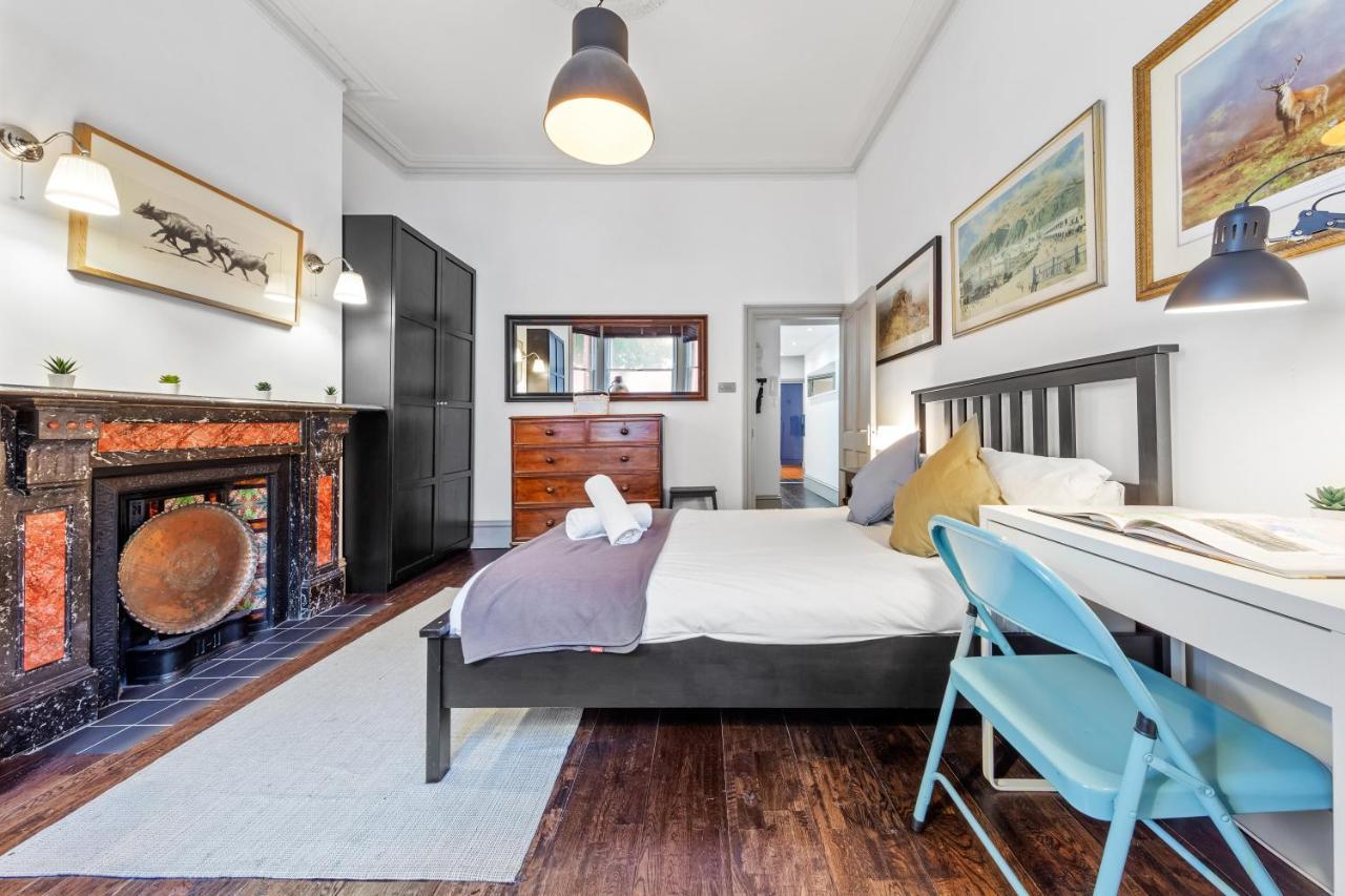 Quiet 2x Bedroom Victorian Terrace Flat + Garden * London
