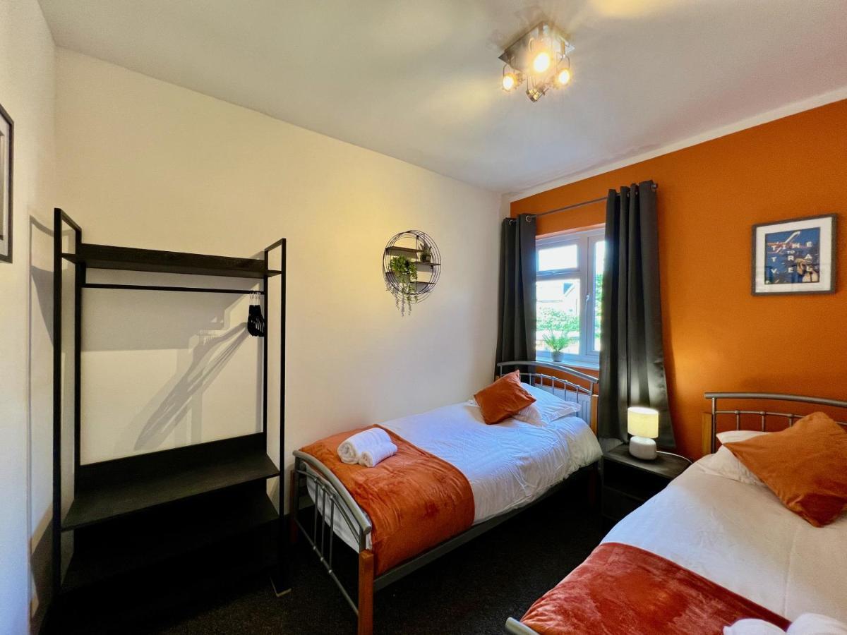 Casa de férias Clarence House 3 Bedrooms 8min To Station E17 North East