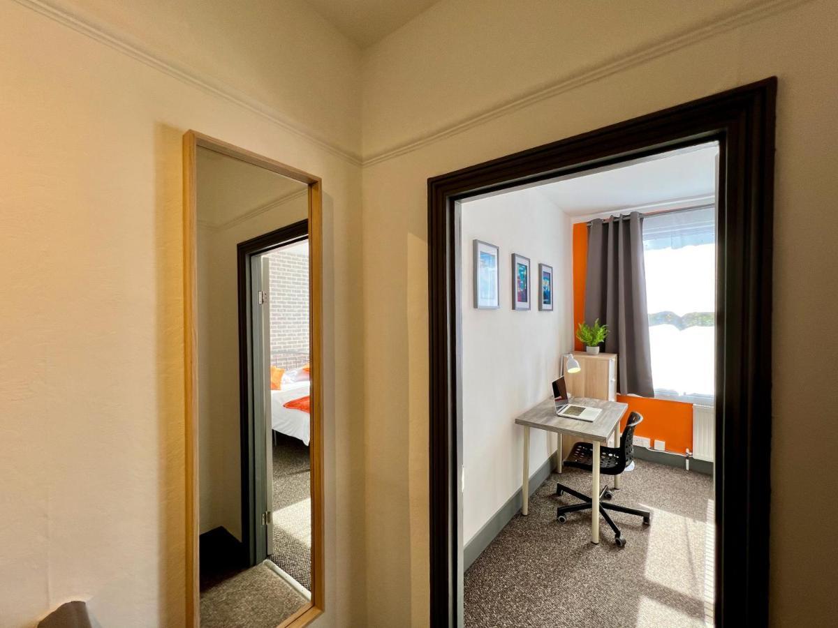 Casa de férias Clarence House 3 Bedrooms 8min To Station E17 North East *