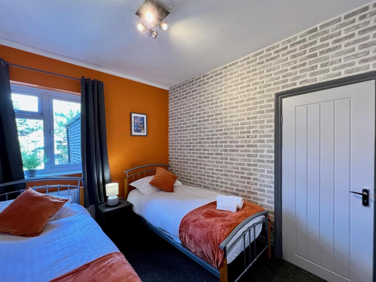 Casa de férias Clarence House 3 Bedrooms 8min To Station E17 North East