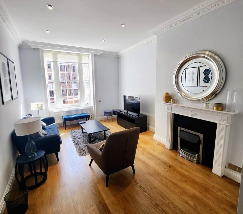 2 Bedroom Luxury Knightsbridge Apartment