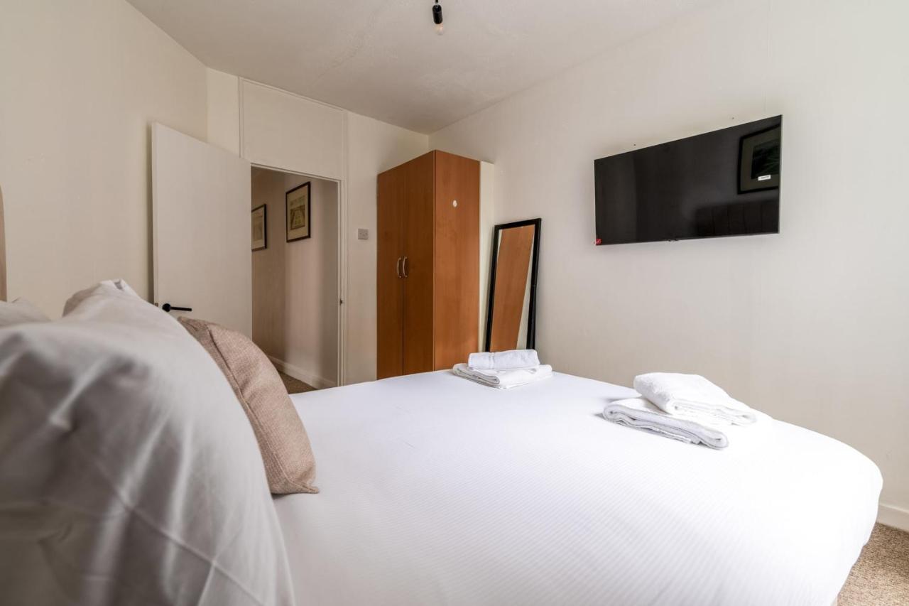 3-bed Marylebone Marvel Apartment London