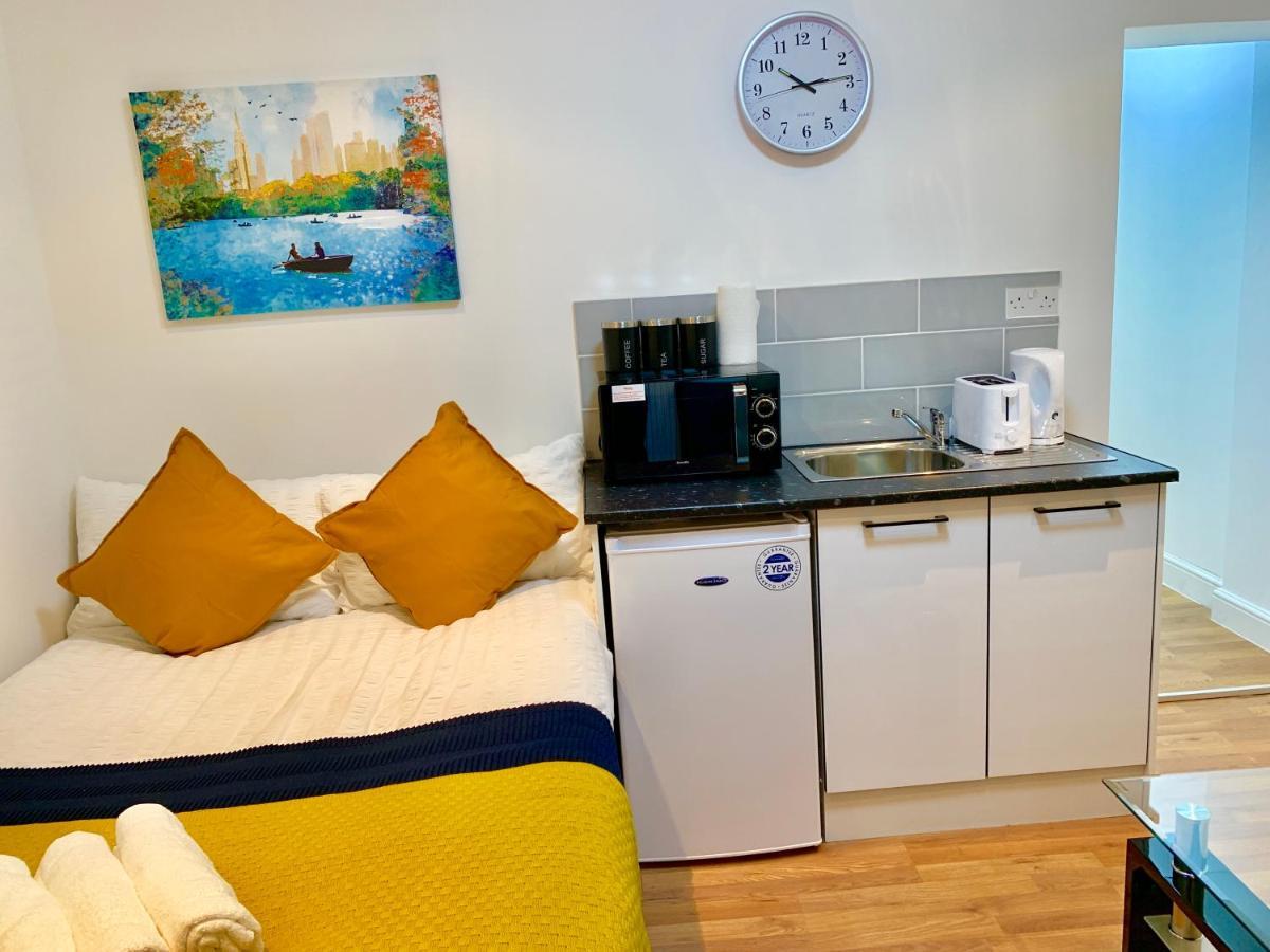 Apartments, Private Bathroom, Kitchenette, Parking, Np4 *