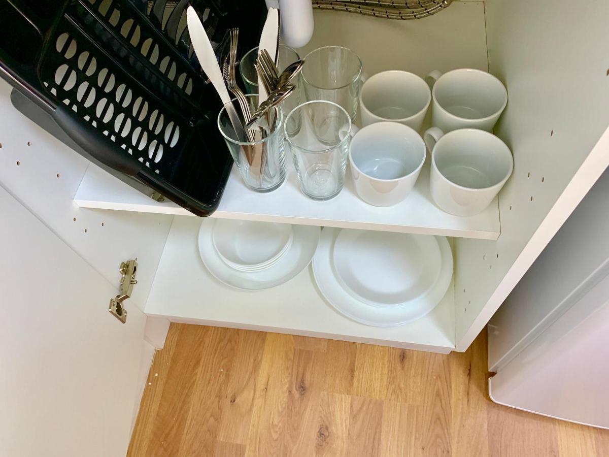 Apartment Apartments, Private Bathroom, Kitchenette, Parking, Np4 London