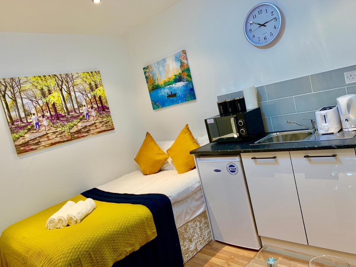 Apartments, Private Bathroom, Kitchenette, Parking, Np4 Apartment London