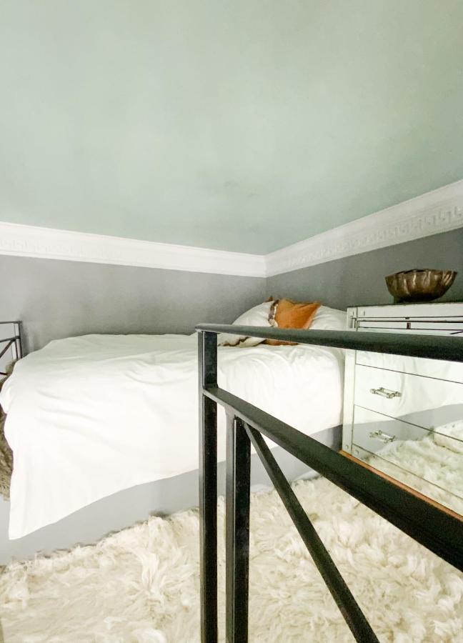 South Ken Designer Pad * London