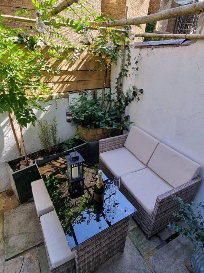 Apartment Spacious & Renovated 1-Bed Garden Flat In London *