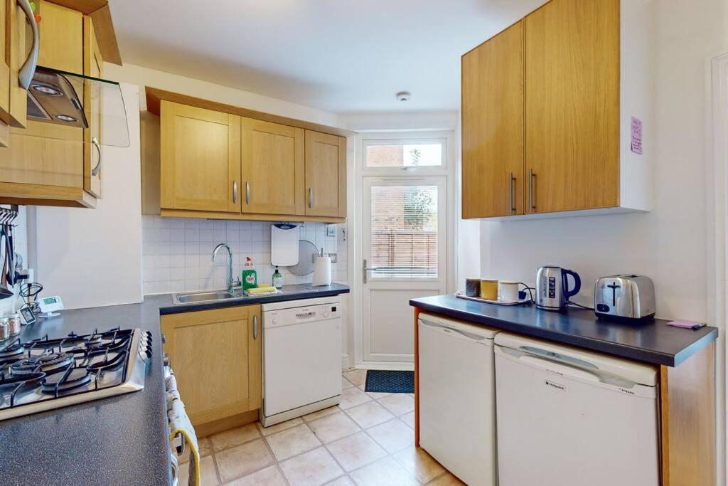 Apartment Spacious 2bd Cricklewood *