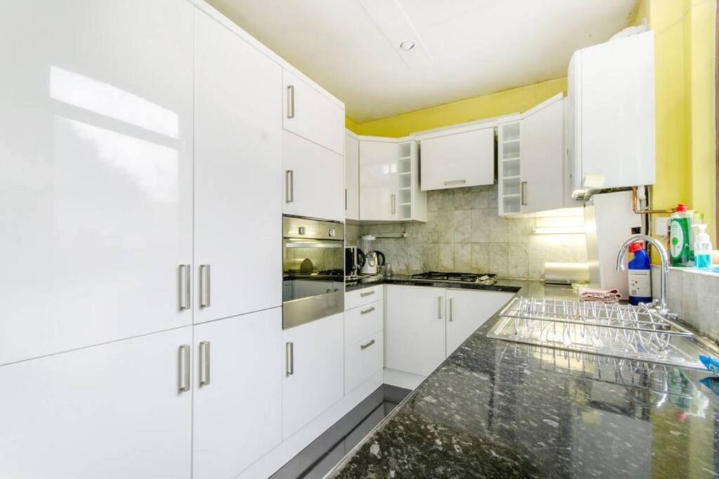 Apartment Stunning Three Bed In West Hampstead