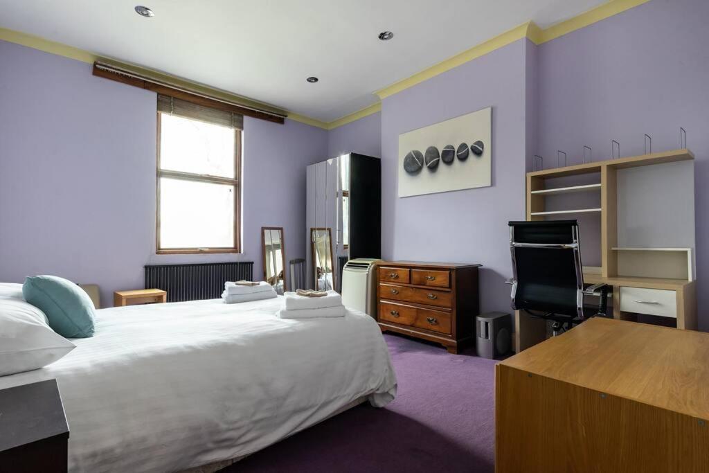Stunning Three Bed In West Hampstead Apartment London