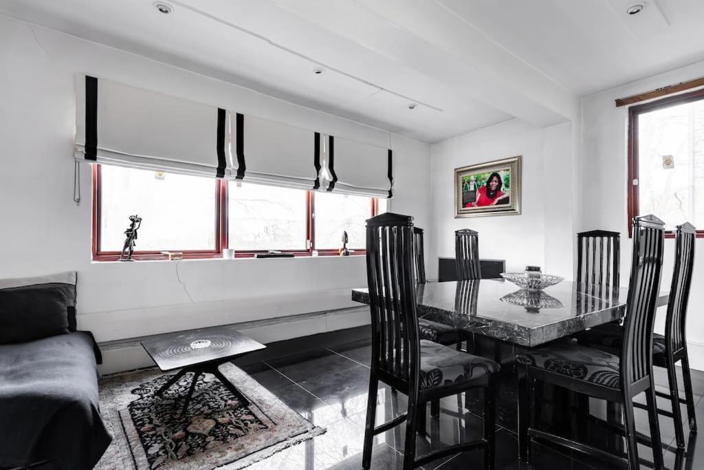 Stunning Three Bed In West Hampstead Apartment London