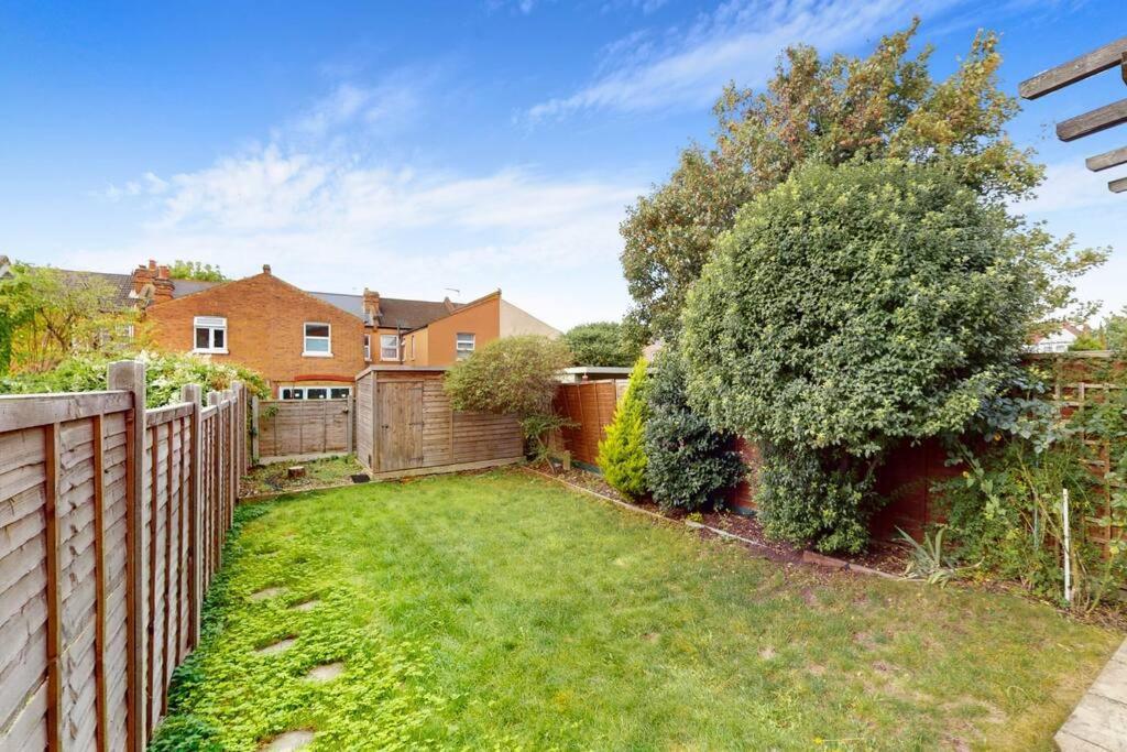 Apartment Spacious 2bd Cricklewood *