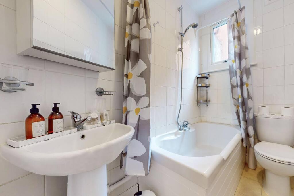 Spacious 2bd Cricklewood Apartment *
