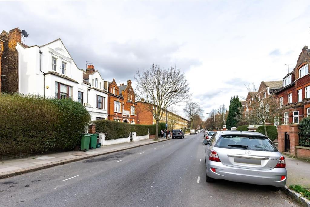 Stunning Three Bed In West Hampstead * London