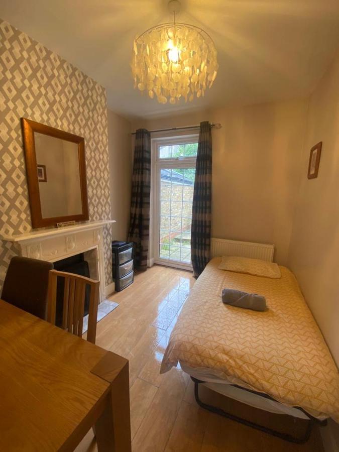 3 Bedroom House Ealing Holiday home London