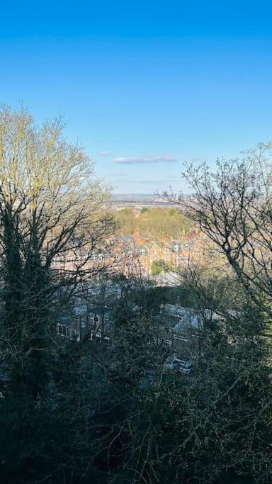 Apartment Traditional 3 Bed Flat In Highgate London