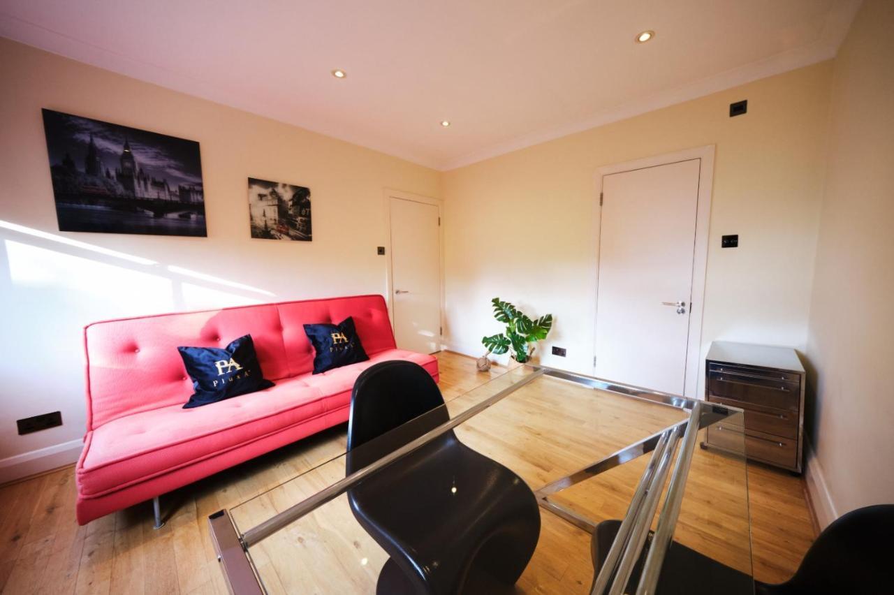 Apartamento Pluxa Ebony - Fireplace With Workspace & Unlimited Wi-fi *