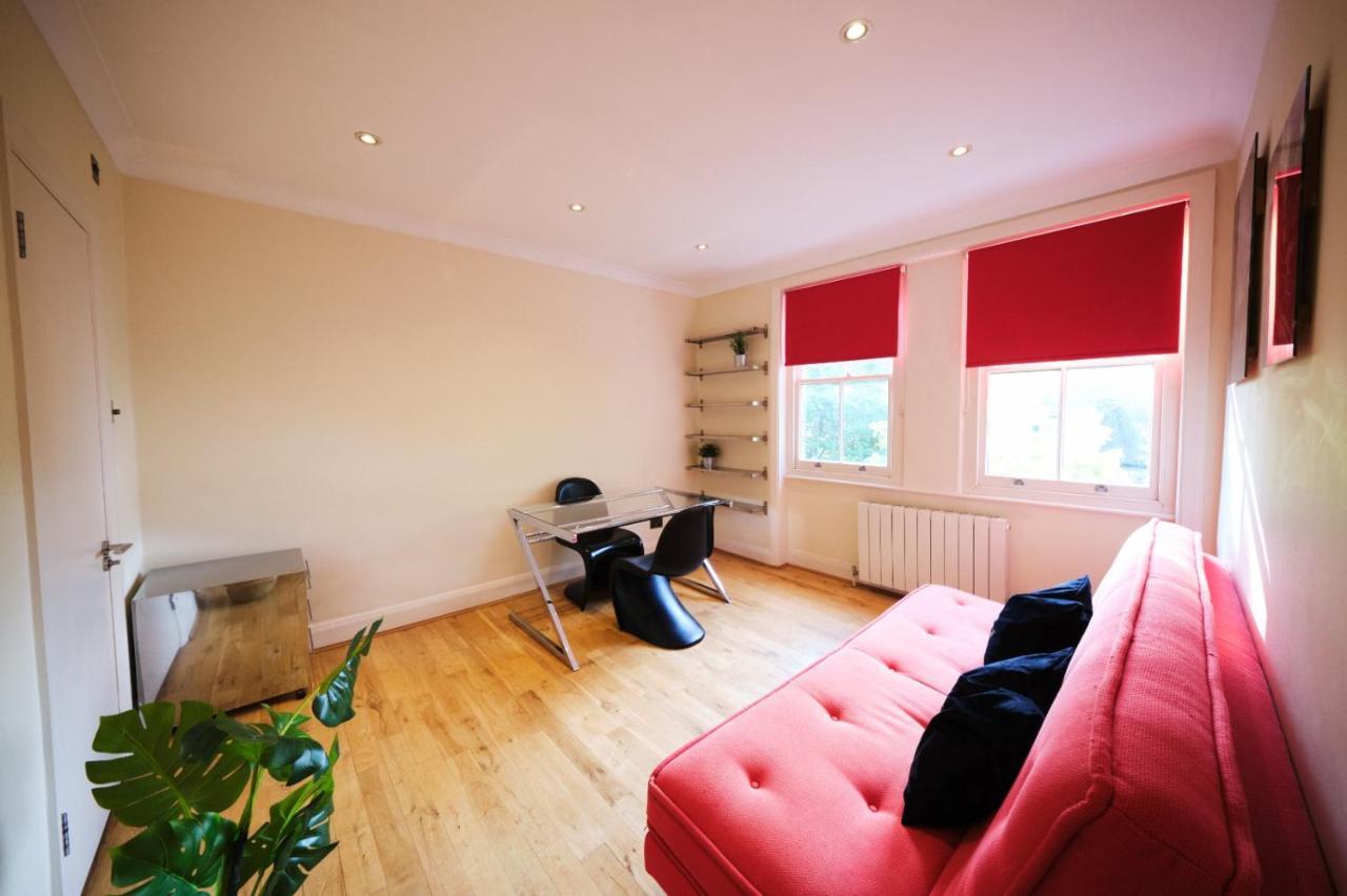 Apartamento Pluxa Ebony - Fireplace With Workspace & Unlimited Wi-fi Londres
