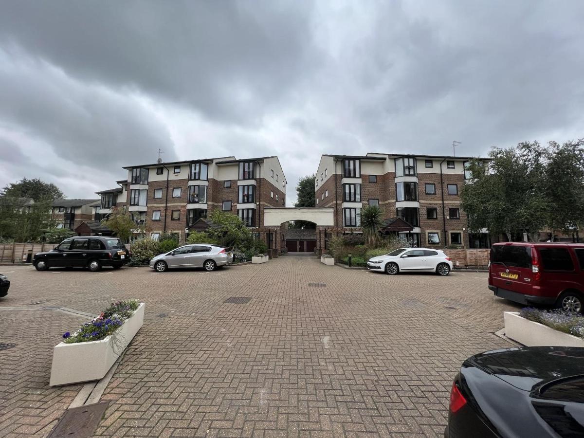 Apartment Canary Wharf Haven - Spacious & Homely Entire 1 Bedroom Flat