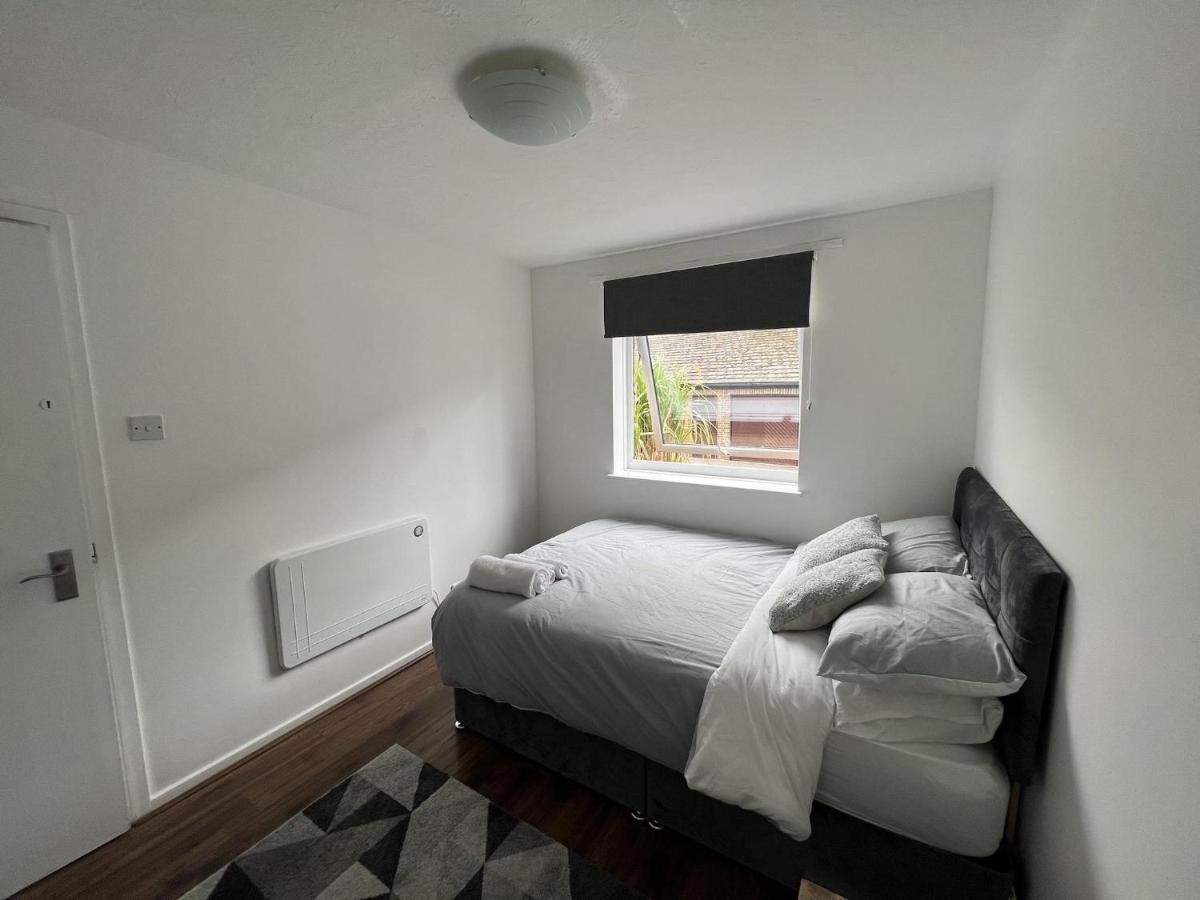 Apartment Canary Wharf Haven - Spacious & Homely Entire 1 Bedroom Flat London