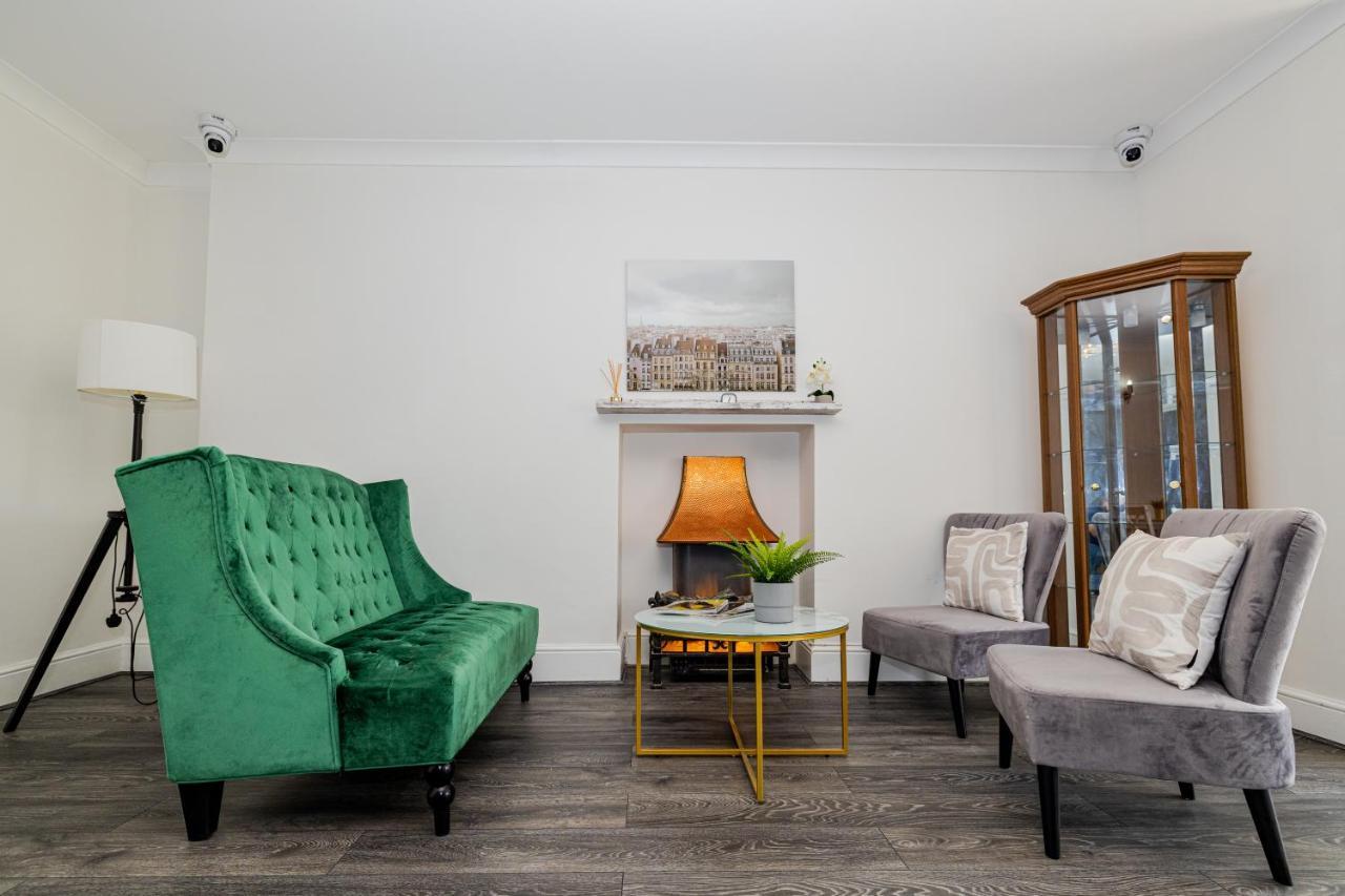 Woodford Hotel London