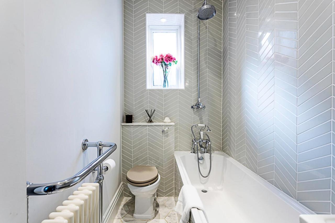 Apartment Notting Hill Charm 2-bed Gem London