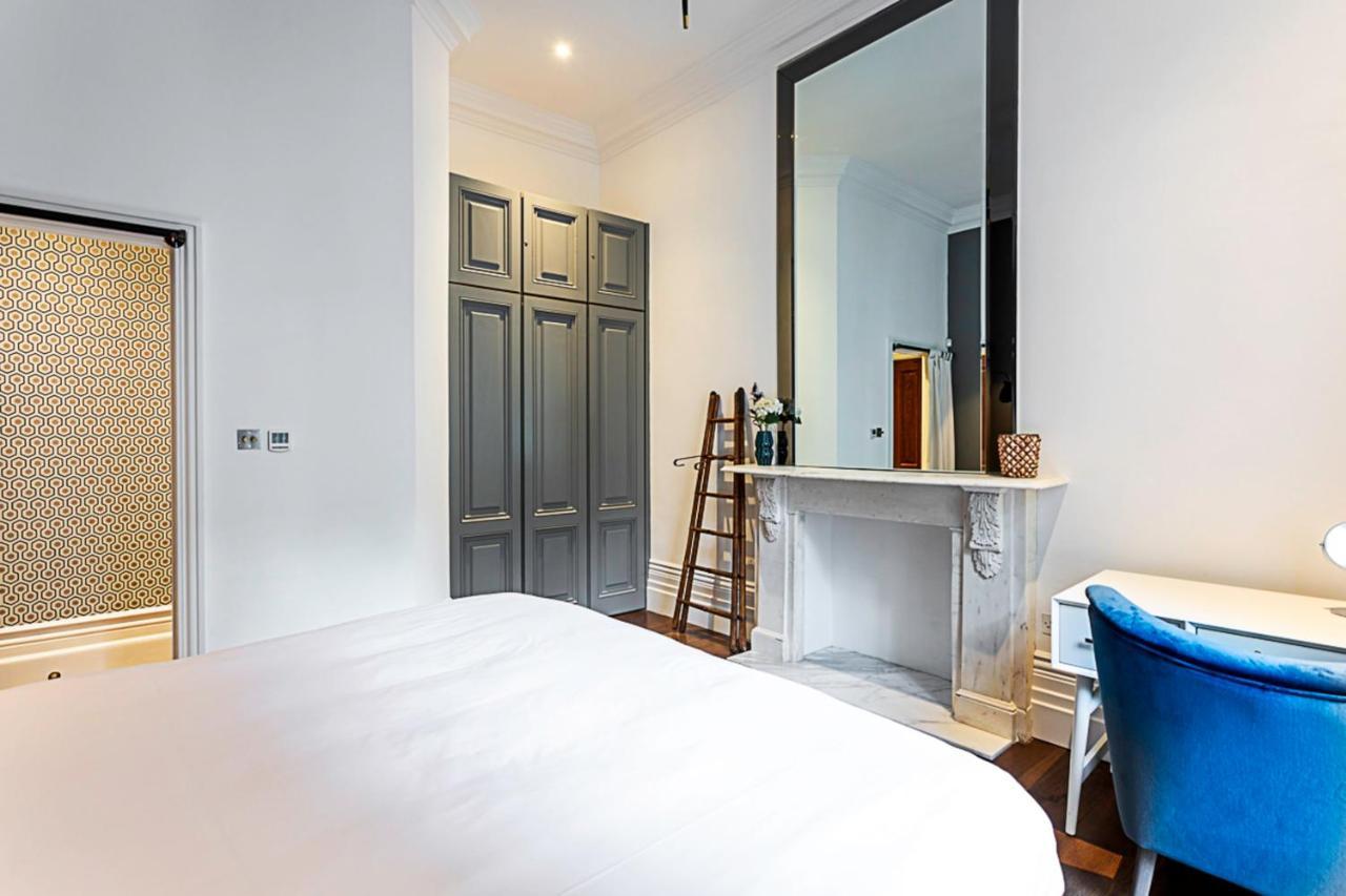 Notting Hill Charm 2-bed Gem Apartment London