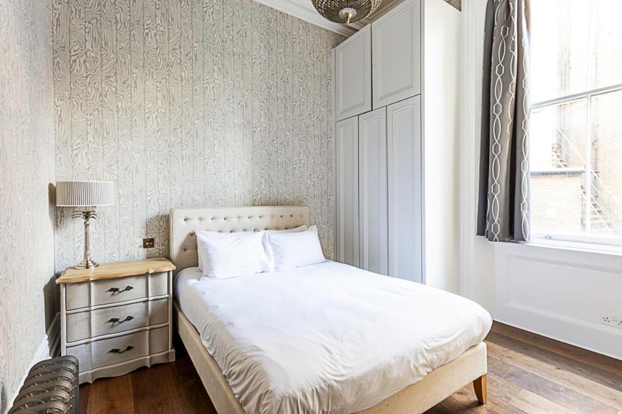 Notting Hill Charm 2-bed Gem Apartment London