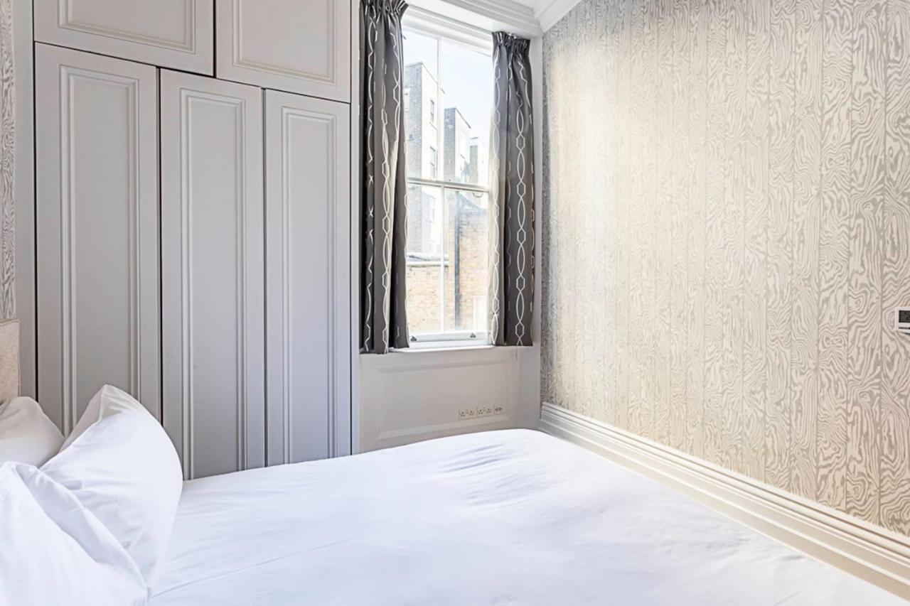 Notting Hill Charm 2-bed Gem Apartment London