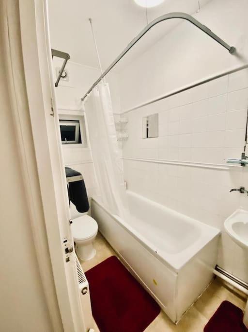 Apartamento Two Bedroom House On Ground Floor In