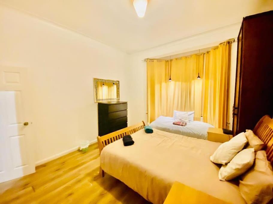 Apartamento Two Bedroom House On Ground Floor In *