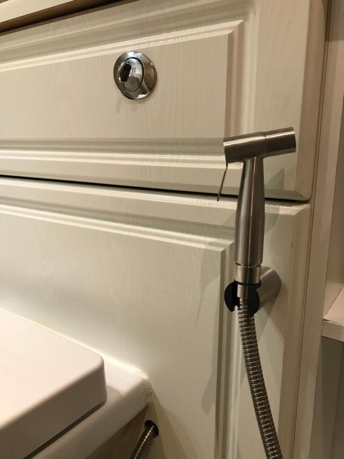 Key & Flowers - Kensington 1 Apartment *