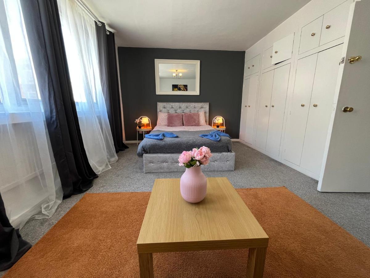 Urluxury 4 Bedroom 5-baths House In Marble Arch, London