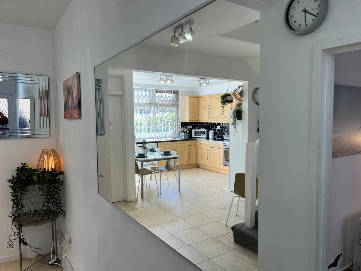 Apartment Urluxury 4 Bedroom 5-baths House In Marble Arch, *