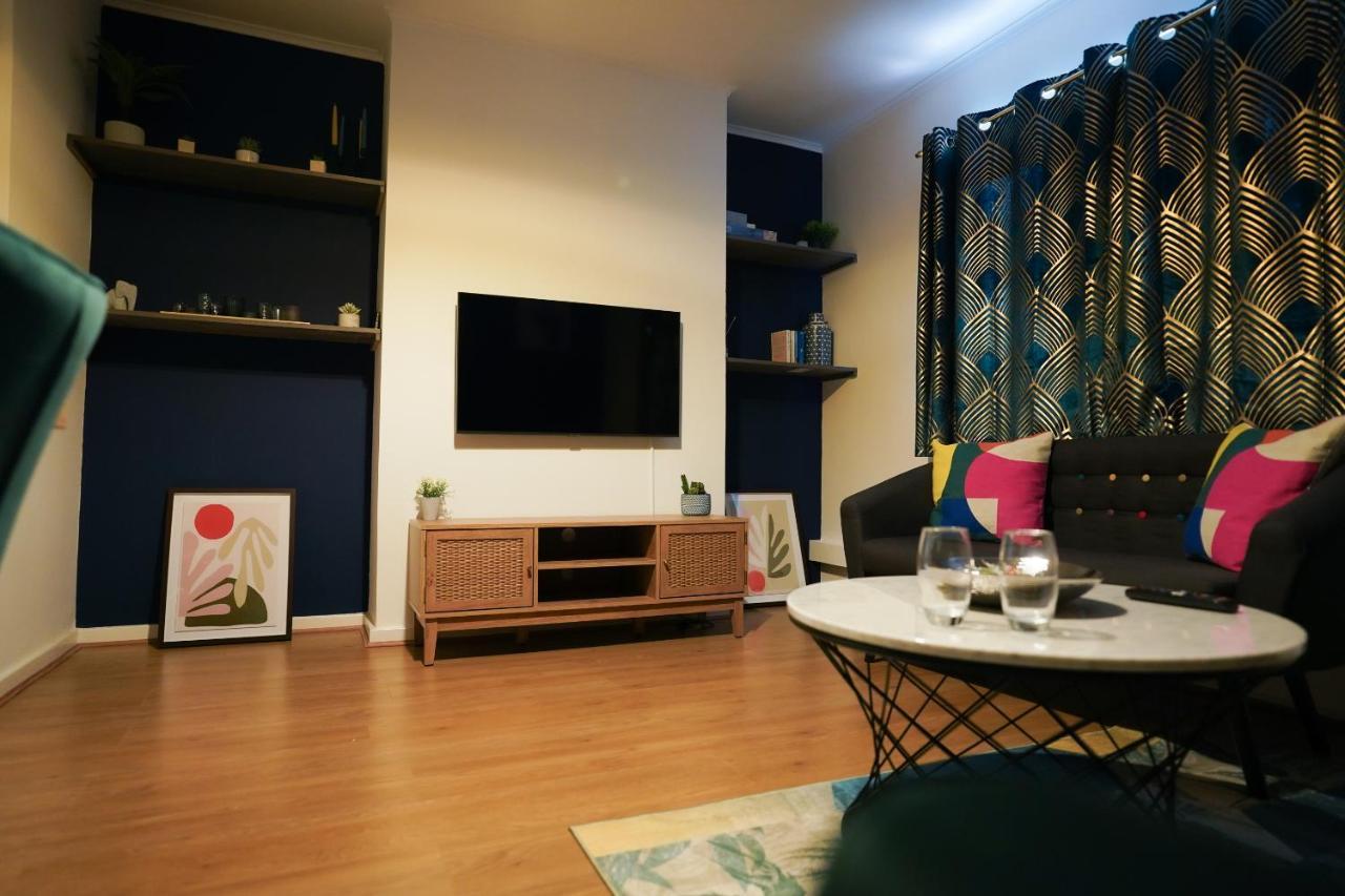 Apartment Enfield North 3br London