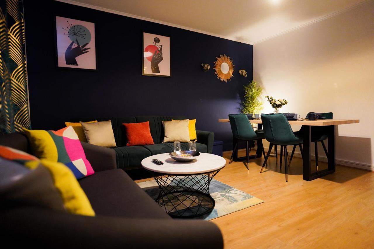 Enfield North 3br Apartment