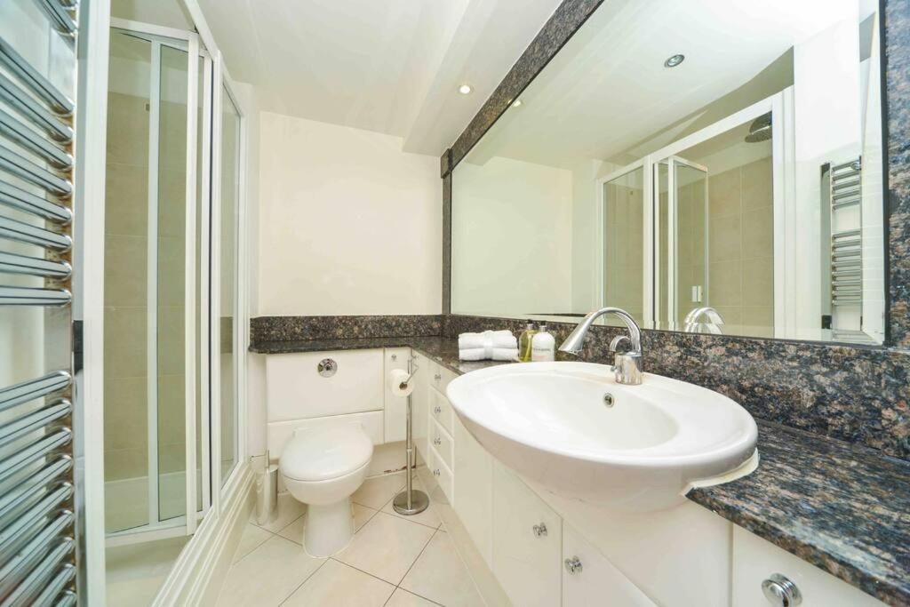 Riverside View Apartment