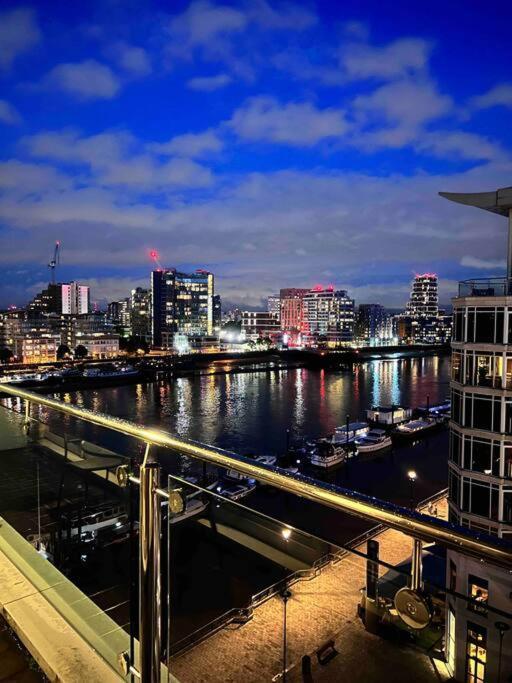 Apartment Riverside View London