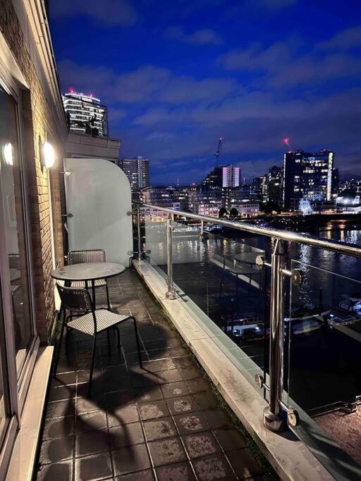 Riverside View Apartment London